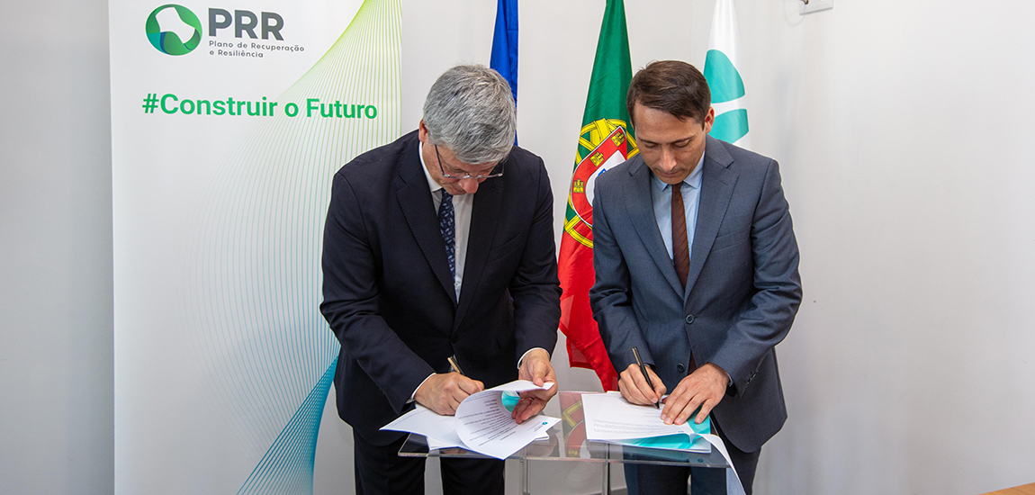 Fotografia da sessão da Consignação da obra do IP8