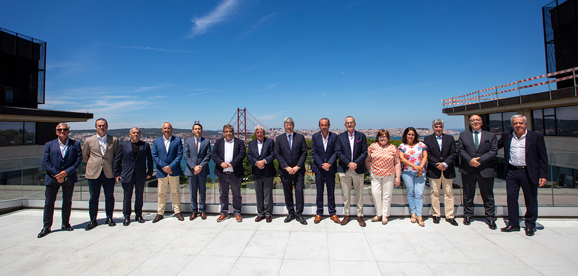 Fotografia da sessão da Consignação da obra do IP8