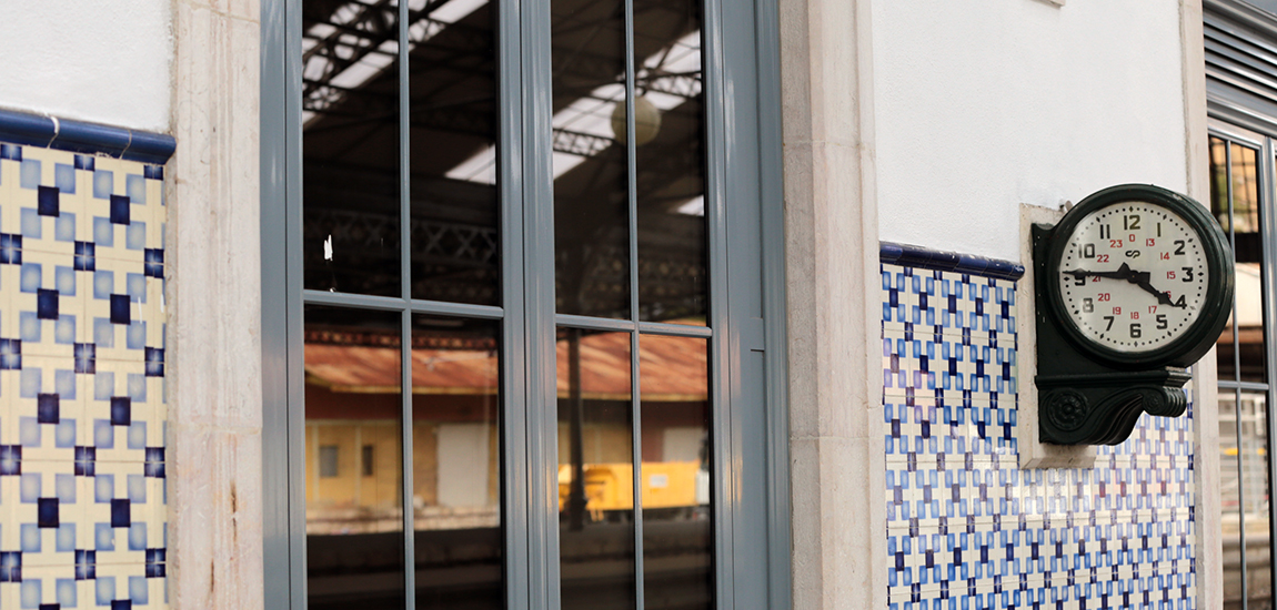 Imagem - Azulejos Estação ferroviária de Alcântara-Terra