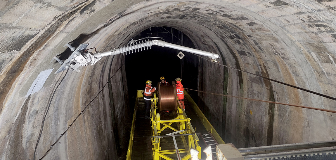 Imagem 3 - Reabilitação de Catenária n túnel de Sintra
