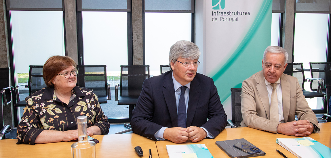 Imagem - Miguel Cruz, Presidente da Infraestruturas de Portugal e Maria Amália Almeida, Vice-Presidente